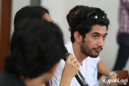 Foto Reza Rahadian