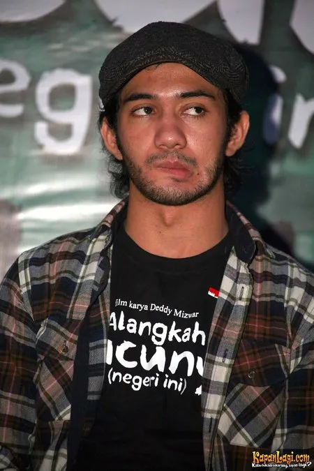 Foto Reza Rahadian