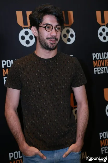 Foto Reza Rahadian