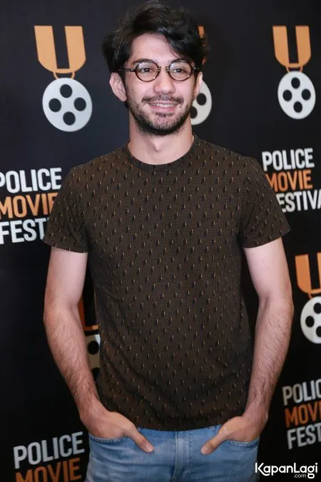 Foto Reza Rahadian