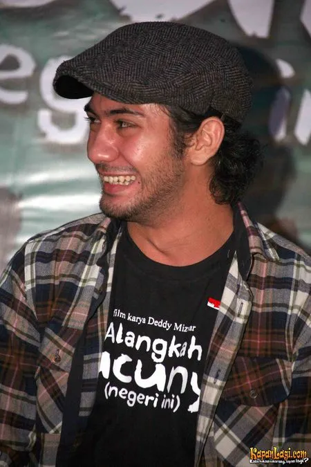 Foto Reza Rahadian