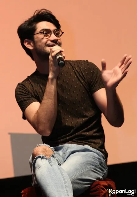 Foto Reza Rahadian