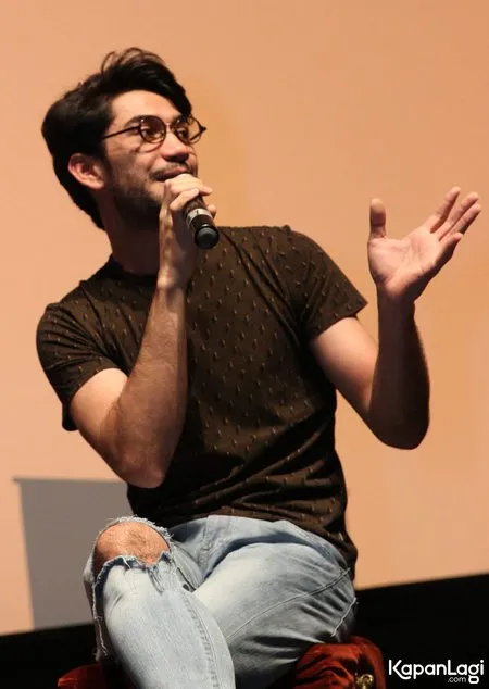 Foto Reza Rahadian