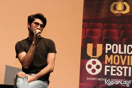 Foto Reza Rahadian