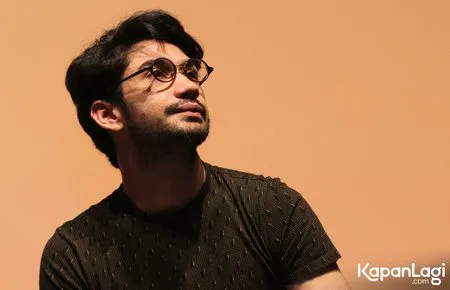 Foto Reza Rahadian