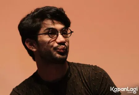 Foto Reza Rahadian