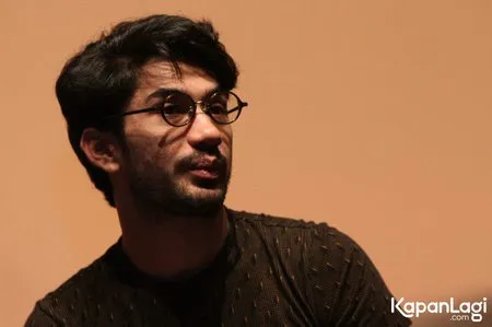 Foto Reza Rahadian