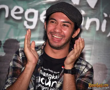 Foto Reza Rahadian
