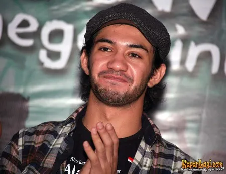 Foto Reza Rahadian