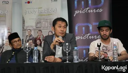 Foto Reza Rahadian