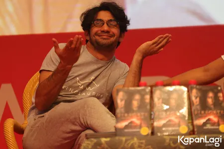 Foto Reza Rahadian