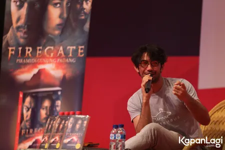 Foto Reza Rahadian