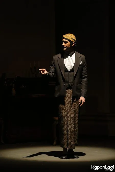 Foto Reza Rahadian