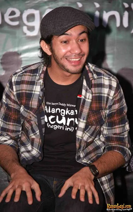 Foto Reza Rahadian