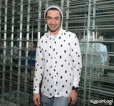 Foto Reza Rahadian