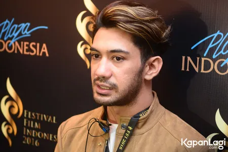 Foto Reza Rahadian