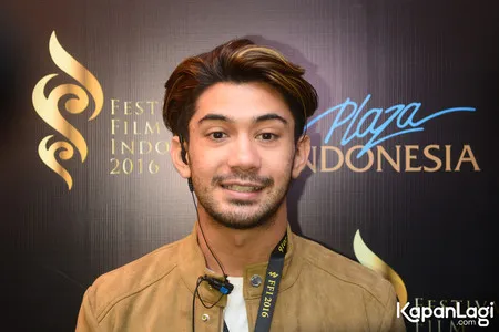 Foto Reza Rahadian