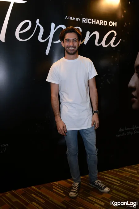 Foto Reza Rahadian