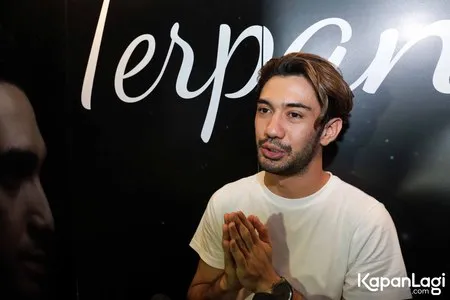 Foto Reza Rahadian