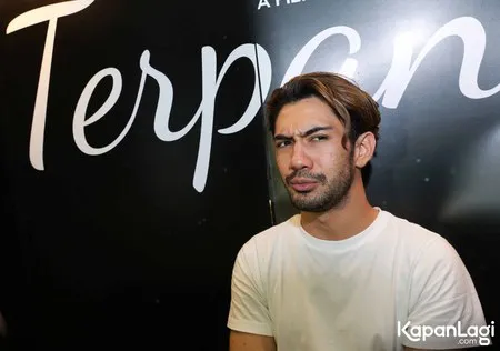 Foto Reza Rahadian