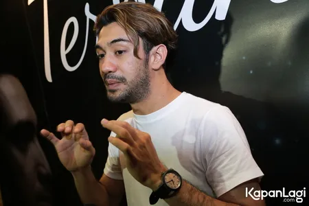 Foto Reza Rahadian