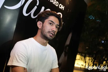 Foto Reza Rahadian