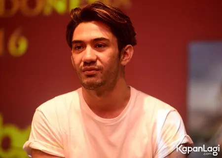 Foto Reza Rahadian