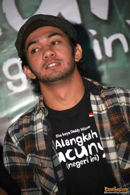Foto Reza Rahadian