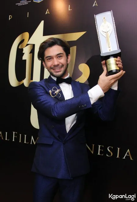 Foto Reza Rahadian