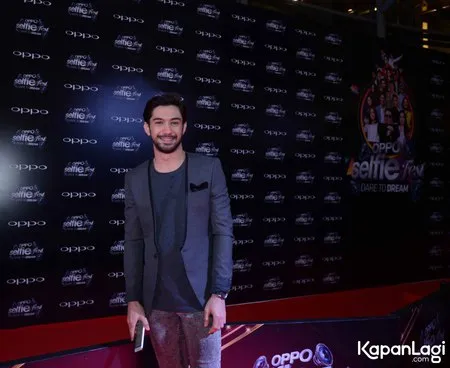 Foto Reza Rahadian