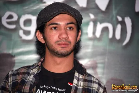 Foto Reza Rahadian