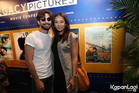 Foto Reza Rahadian
