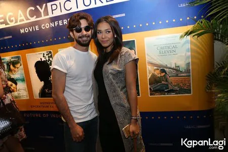Foto Reza Rahadian