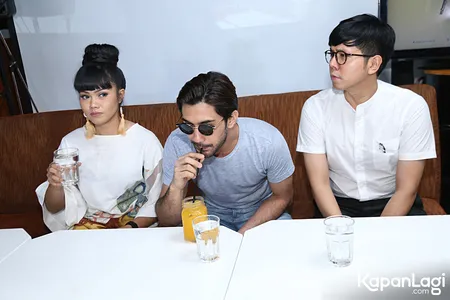 Foto Reza Rahadian