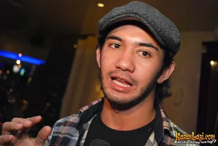 Foto Reza Rahadian