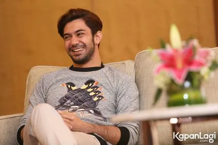 Foto Reza Rahadian