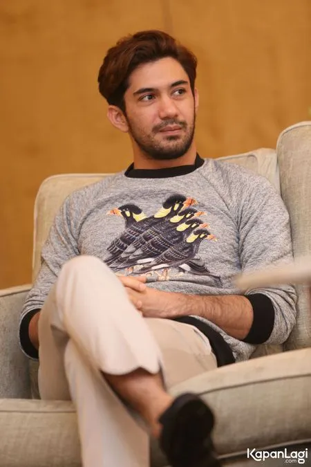 Foto Reza Rahadian