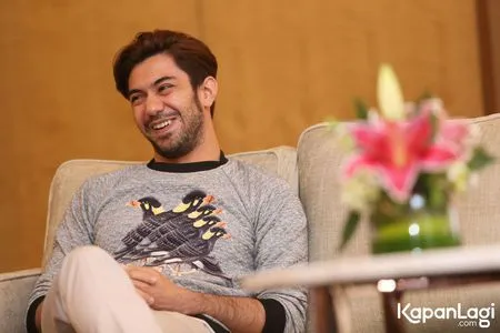 Foto Reza Rahadian