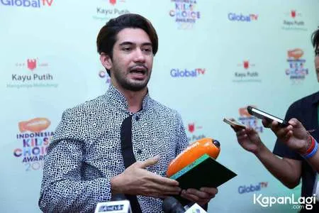 Foto Reza Rahadian