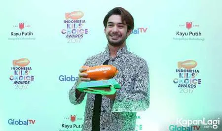 Foto Reza Rahadian