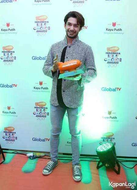 Foto Reza Rahadian