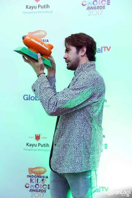 Foto Reza Rahadian