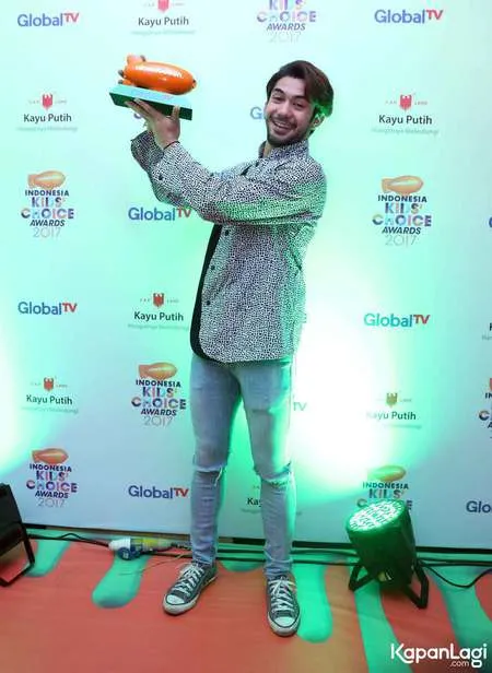 Foto Reza Rahadian