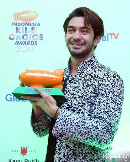 Foto Reza Rahadian