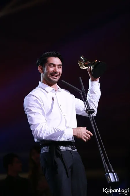 Foto Reza Rahadian