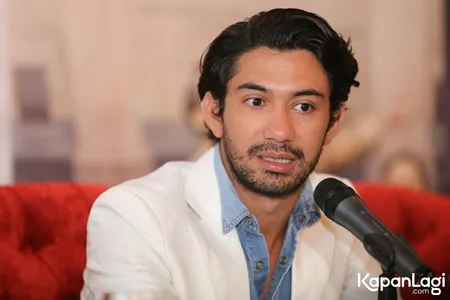 Foto Reza Rahadian