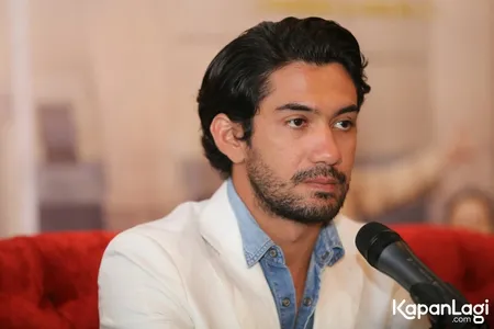 Foto Reza Rahadian