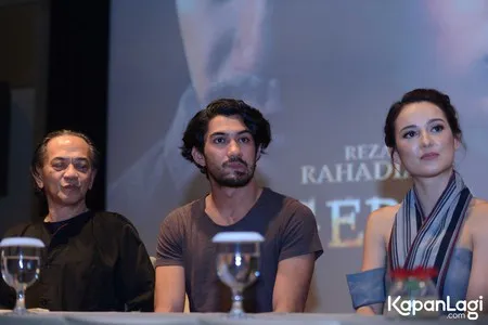 Foto Reza Rahadian