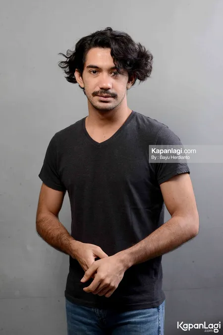 Foto Reza Rahadian