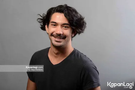 Foto Reza Rahadian